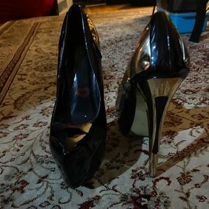 Size 6 1/2 black Stilleto